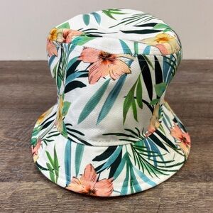 🌿 New Era White Multi Tropical Floral Bucket Hat – Size L/XL
